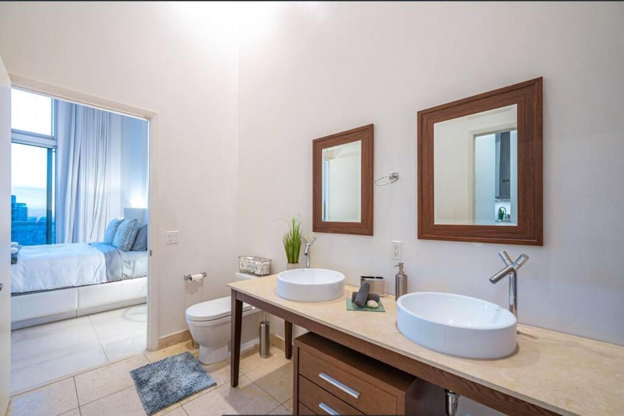 Beautiful One Bedroom 16ft Ceilings At The W Appartamento