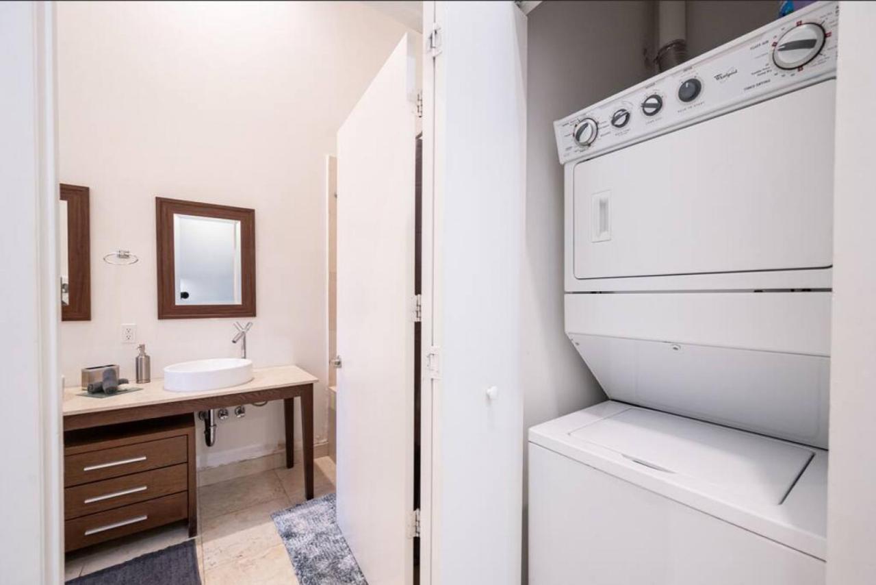 Appartamento Beautiful One Bedroom 16ft Ceilings At The W